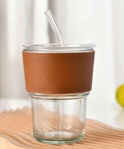 TOPTAN Deri Şeritli Pipetli, Kapaklı, Cam Kahve Sunum Bardağı Kapaklı Taşınabilir Bardak Kupa 450ml 1 ADET (KAHVERENGİ)