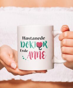 Doktor Anneye Hediye Esprili Kupa Bardak - 9,5 cm Yükseklik - Çift Yüz Baskılı Porselen Kupa