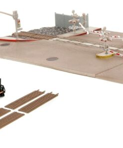 Toys Hızlı ve Öfkeli Tren Sahnesi - Diorama 2 Nano Model Araba (Dodge Charger ve Toyota Supra), Tren ve Hızlı ve Öfkeli Filminin Final Yarış Sahnesi için Aksesuarlar Dahil, 8 Yaş ve Üzeri