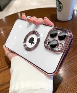 GİYİM & AKSESUAR iphone 15 Pro (6.1) inç uyumlu Laser Silikon Arkası Şeffaf Kamera Korumalı Logo Detaylı Luxury Kılıf (Pembe)