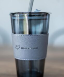 & Brands Deri Kılıflı, Kamışlı Buzlu Kahve Bardağı. Kapaklı ve Deri Sleeve'e Sahip Hijyenik Kahve, Kokteyl Bardağı