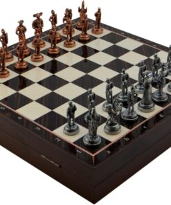 Orta Boy Metal İspanyol Satranç Takımı Antik ve Ceviz Desenli Sandıklı MDF Tahtası (36x36x6 cm.)