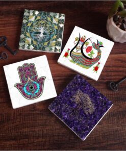 Hayat Ağacı, Fatma Ana Eli (Hamsa), Şahmeran Taş Bardak Altlığı Seti - 4 Parça - Dekoratif, Rustik Mutfak Aksesuarı, 10x10 cm, Kaydırmaz Tabanlı, Şık ve Dayanıklı SC489