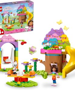 Gabby's Dollhouse Peri Kedi’nin Bahçe Partisi 10787-4 Yaş ve Üzeri Çocuklar için Ağaç Ev İçeren Gabby’s Dollhouse Yaratıcı Oyuncak Yapım Seti (130 Parça)
